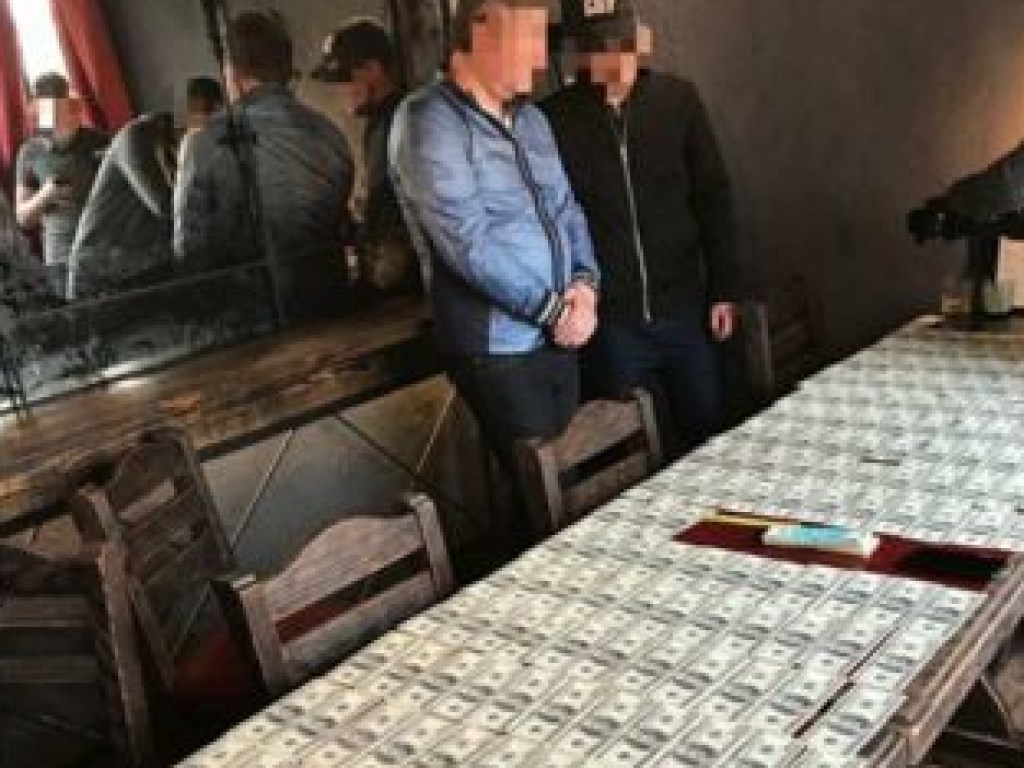 В Киеве бизнесмен пытался подкупить чиновник КГГА за 24 тысячи долларов (ФОТО)