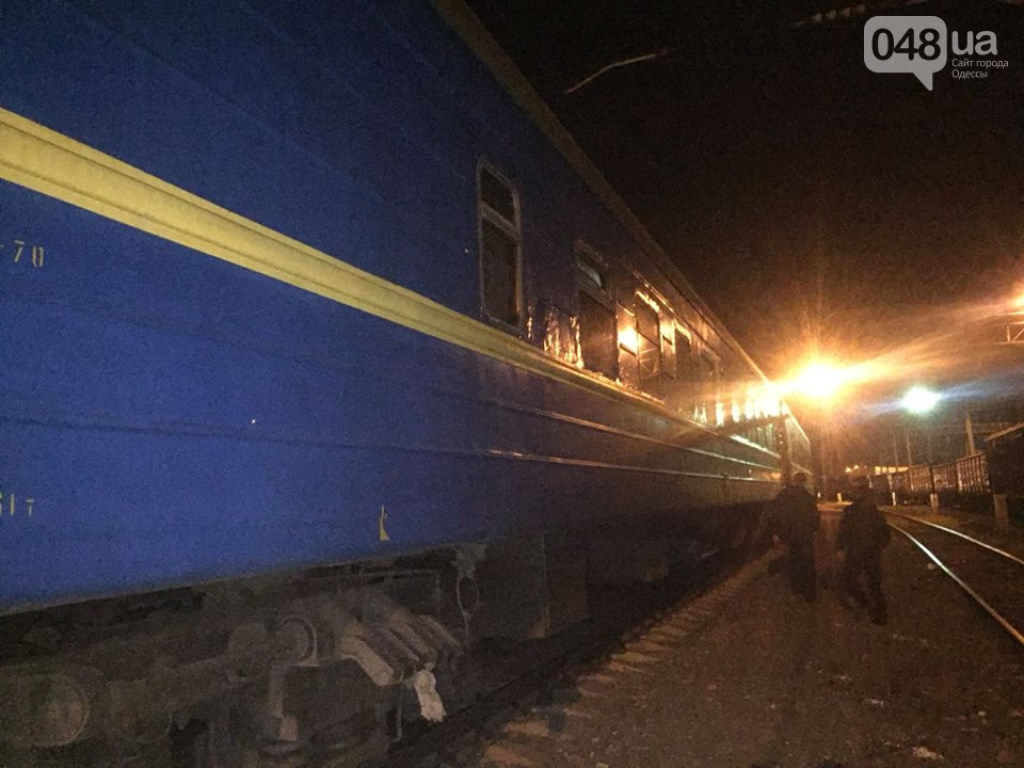 11-летняя девочка залезла на крышу поезда в Одессе: ребенок в больнице с ожогами (ФОТО)