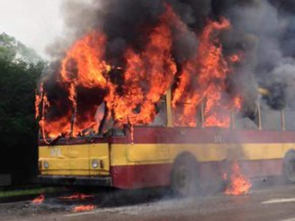 В Чернигове загорелся троллейбус