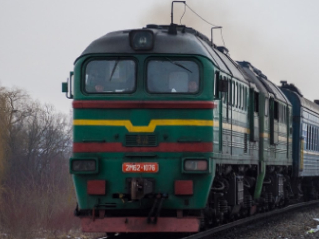 «Укрзализныця» опубликовала расписание 20 дополнительных поездов на майские праздники (СПИСОК)