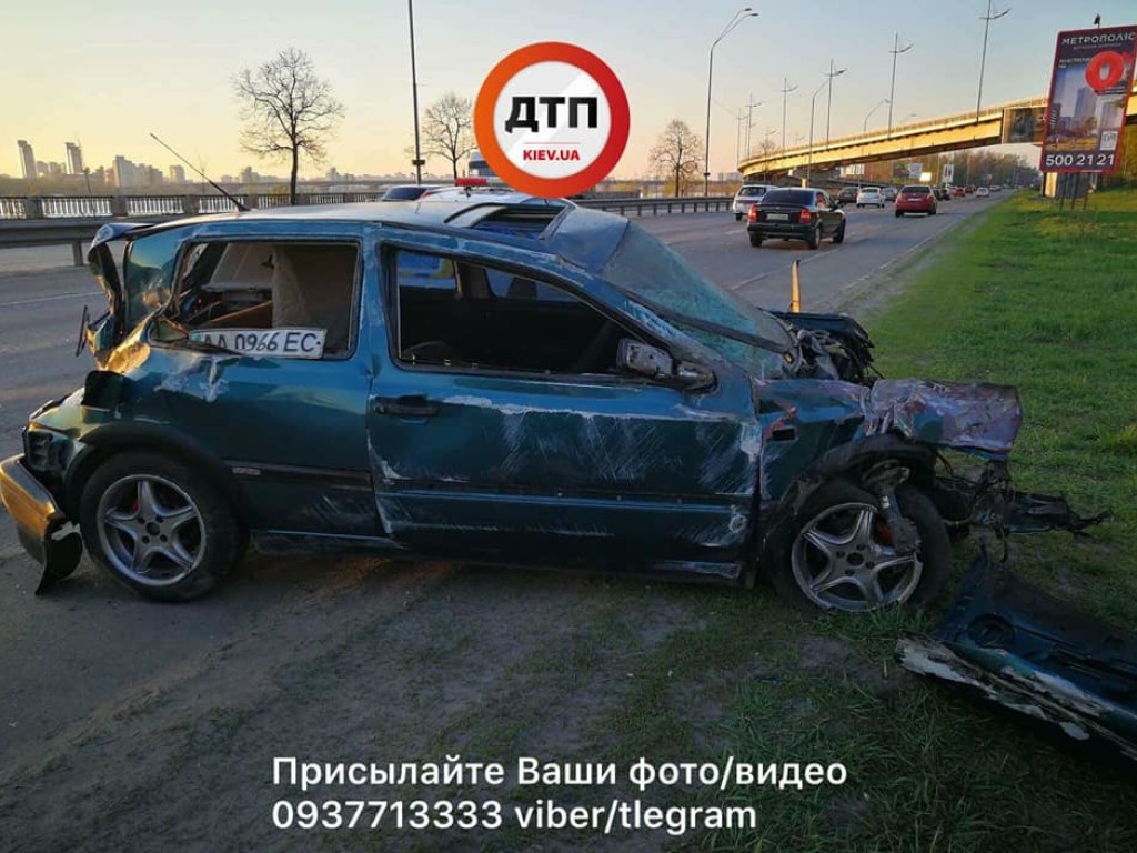 В Киеве на Набережном шоссе произошло серьезное ДТП с пострадавшими (ФОТО)