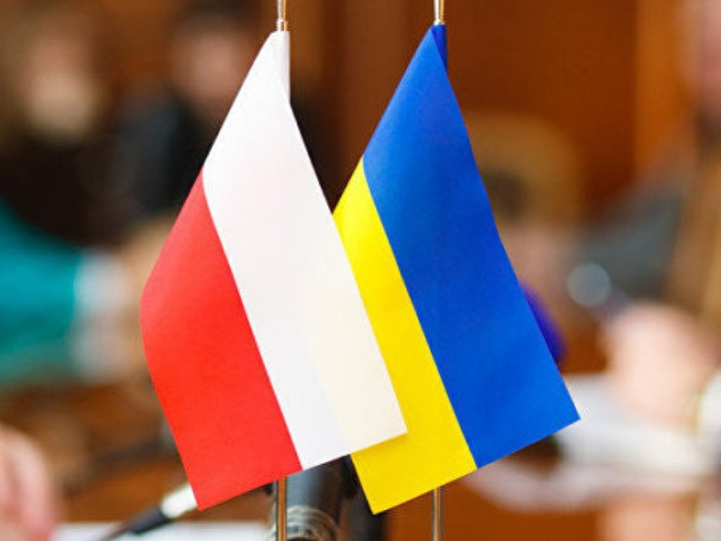 Польский МИД не дал аккредитацию корреспонденту украинских СМИ