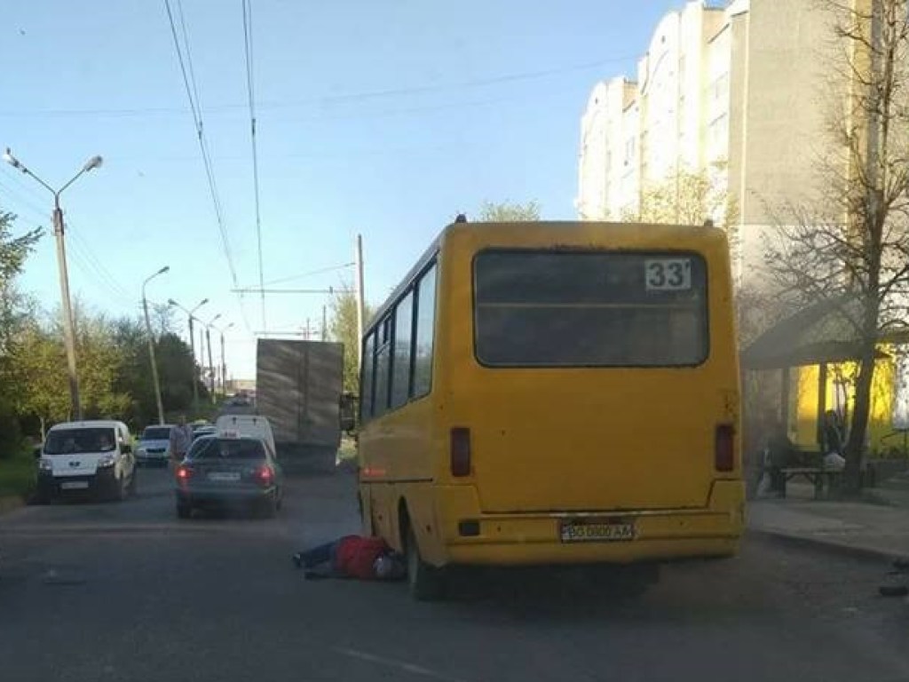 В Тернополе на ходу загорелась маршрутка (ФОТО)