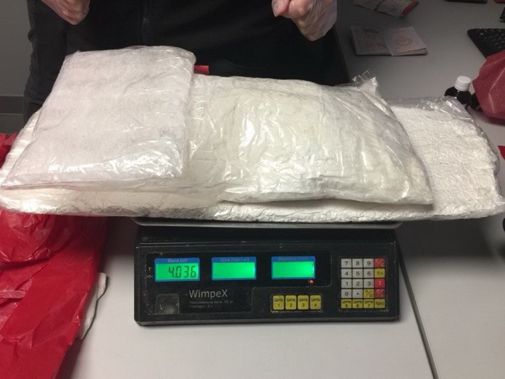 В аэропорту Одессы задержали наркокурьера с 4 килограммами кокаина (ФОТО)