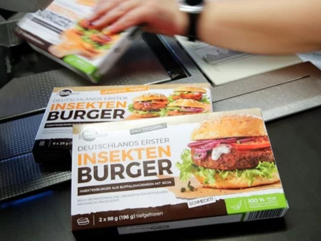 Бургеры с червями: В Германии сеть супермаркетов предложила необычный продукт (ФОТО) 