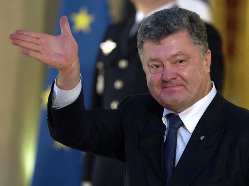 Ниже Вакарчука и Зеленского: Порошенко отличился  в президентском рейтинге