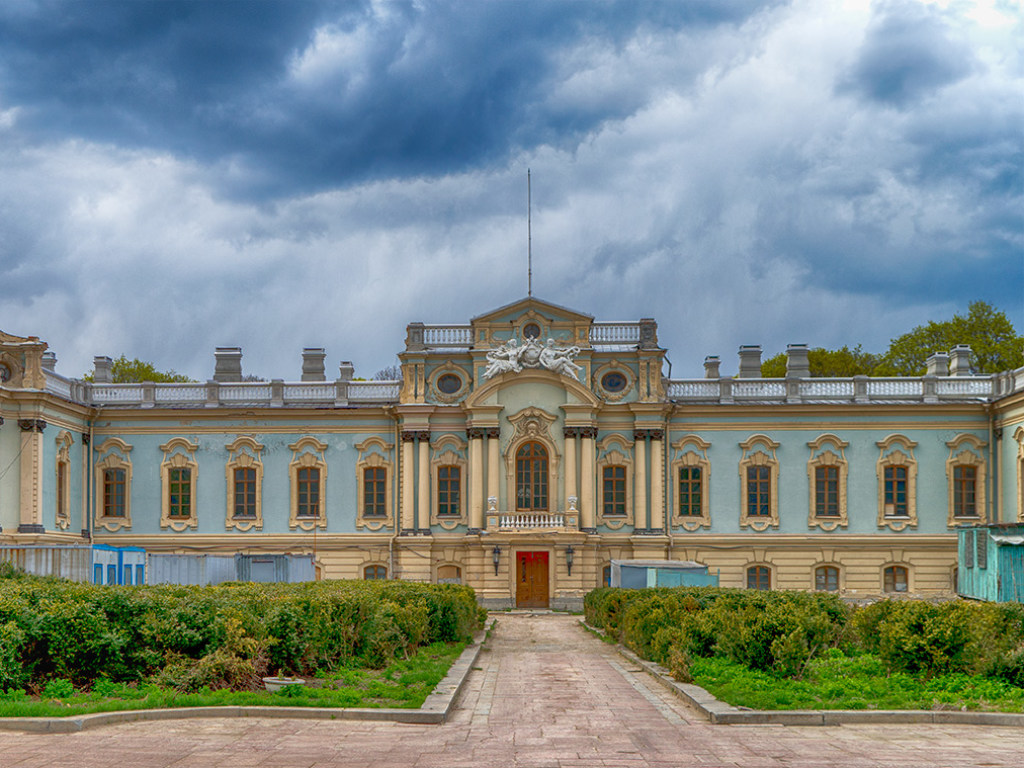 Шторы для Мариинского дворца купят за 7,6 миллиона гривен у тещи киевского экс-губернатора