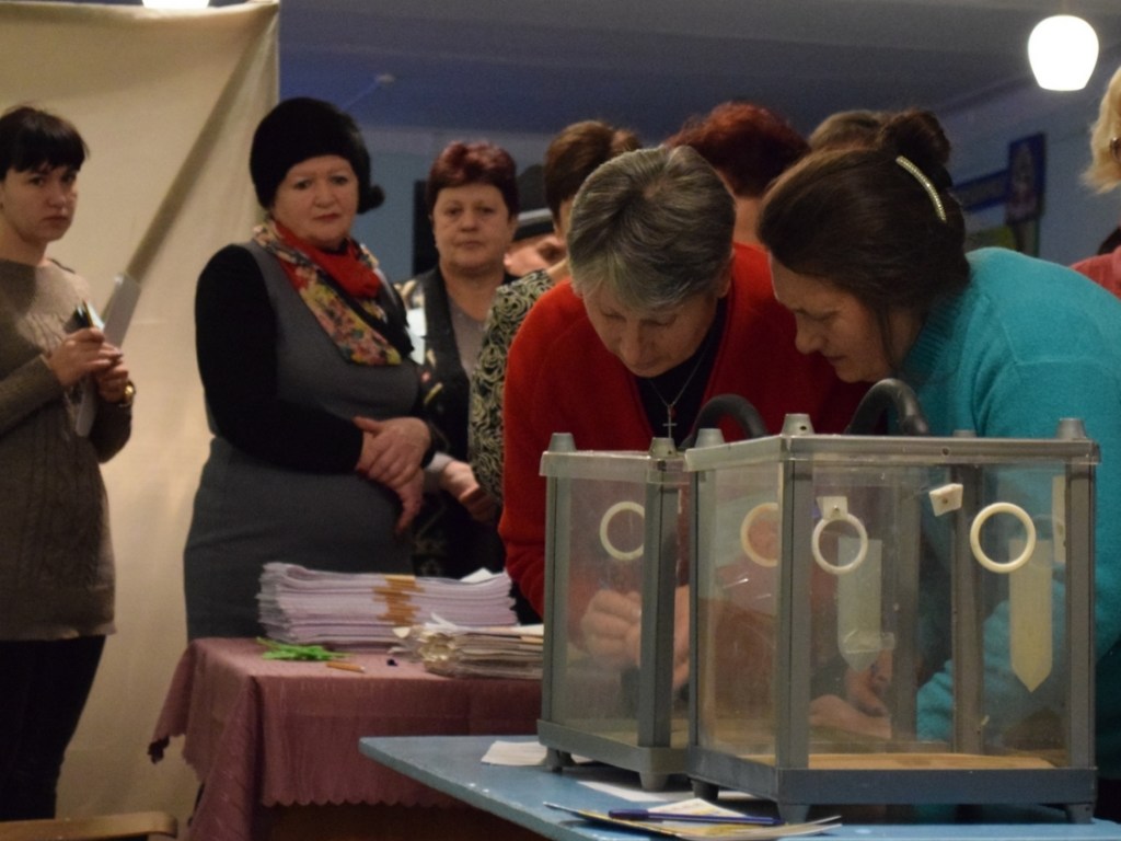 В 40 объединенных территориальных общинах Украины проходят выборы