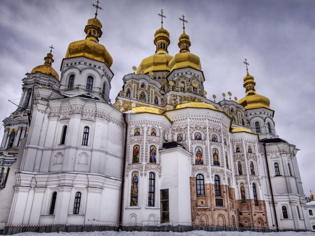 Политолог о поместной церкви: советники Порошенко выбрали не ту тему, которая волнует украинцев
