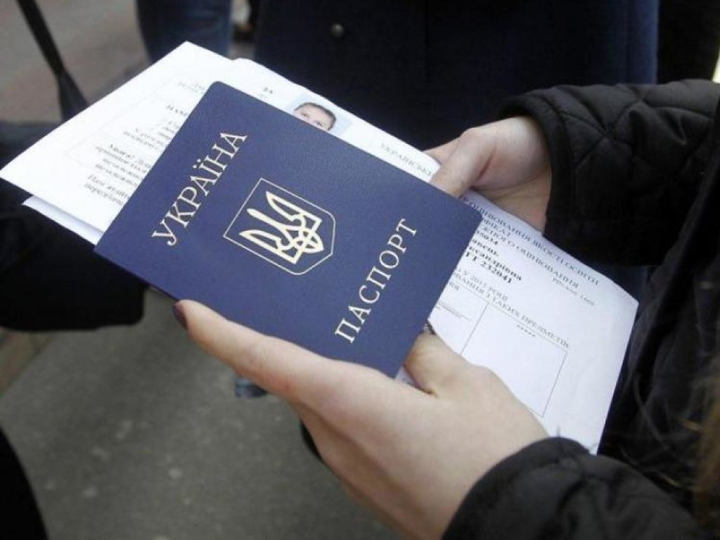 «Закрепостить» украинцев помогут: прописка, перепись, лишение гражданства