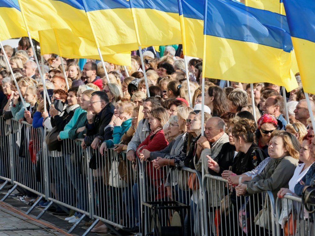А. Золотарев: «На четвертом году президентства Порошенко 53% молодежи заявили, что не связывают свое будущее с Украиной»