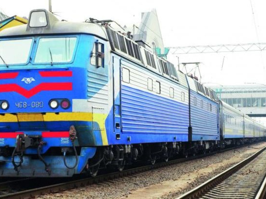 В июне начнут курсировать прямые поезда из Харькова и Львова на курорты Бердянска