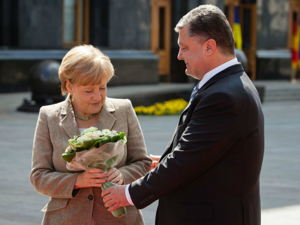 Встреча Порошенко, Меркель и Макрона состоится в немецком Ахене 10 мая