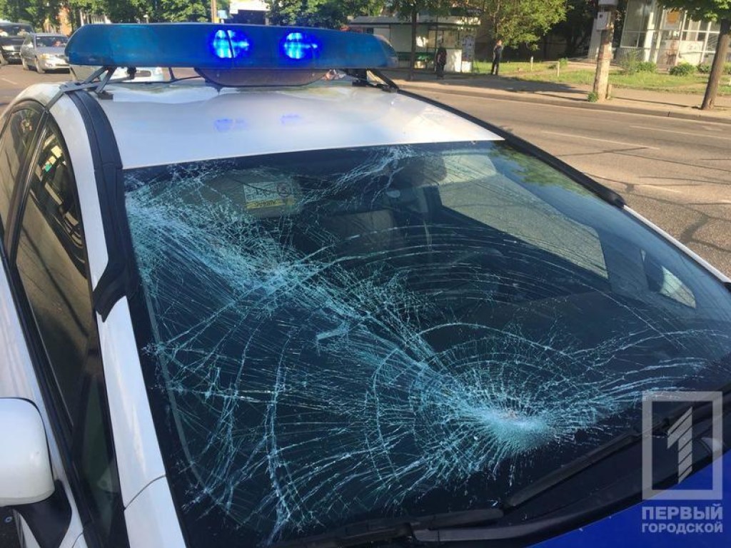 В Кривом Роге патрульный на Prius сбил пешехода-нарушителя (ФОТО)