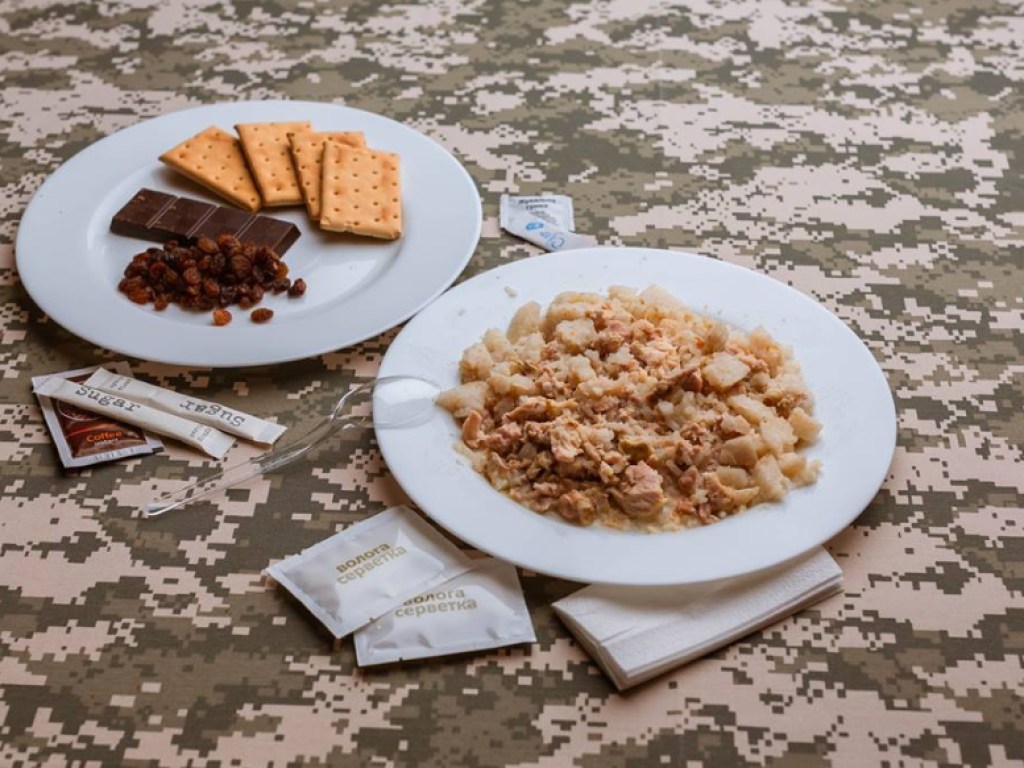 Завтрак, обед и ужин: Порошенко показал новый сухпаек ВСУ по стандартам НАТО (ФОТО)