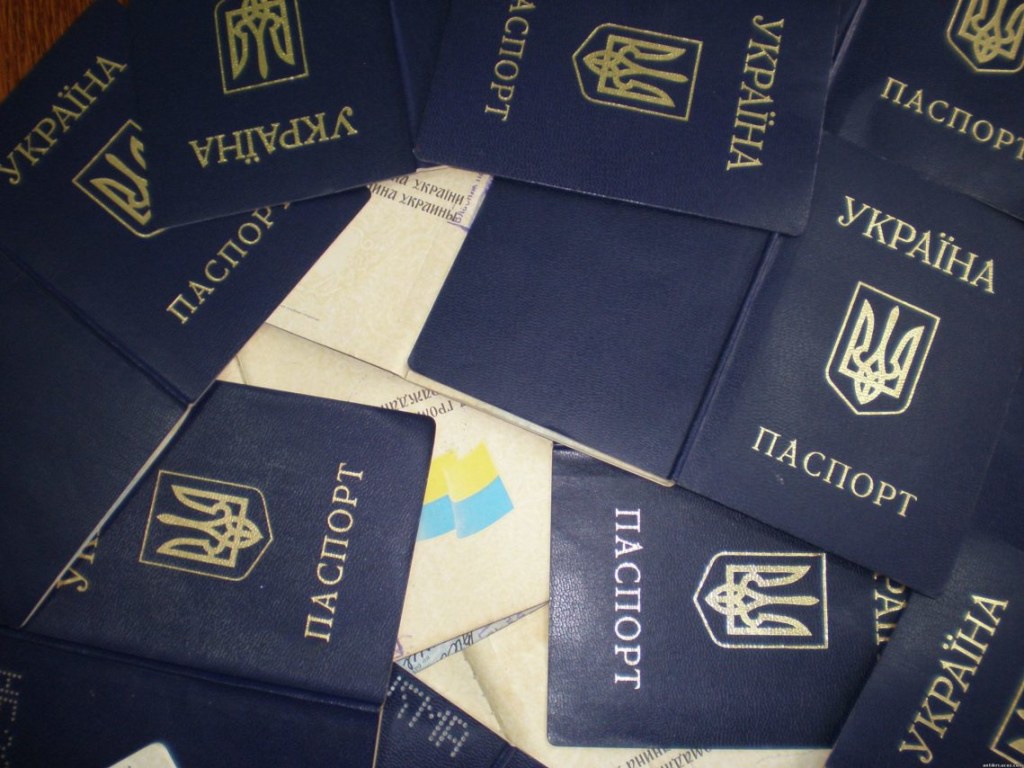 Р. Кравец: «Закон о гражданстве может легализовать выборы в Крыму»