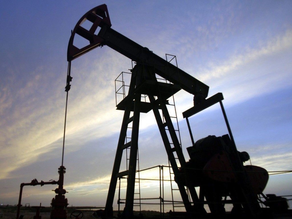 Цена нефти Brent опустилась ниже 76 долларов за баррель