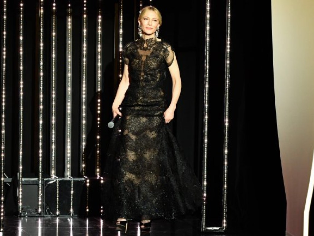 Кейт Бланшетт появилась на открытии Каннского фестиваля в старом платье (ФОТО)