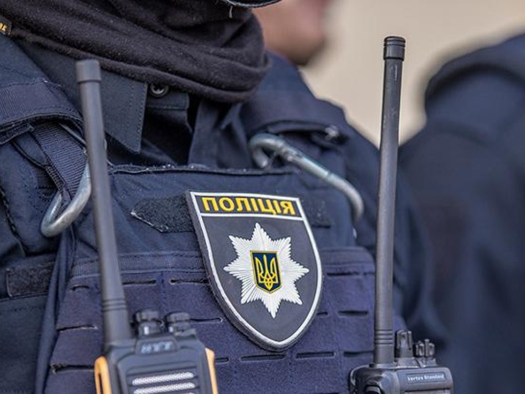 В Киеве возле станции метро «Арсенальная» задержали мужчину с ружьем