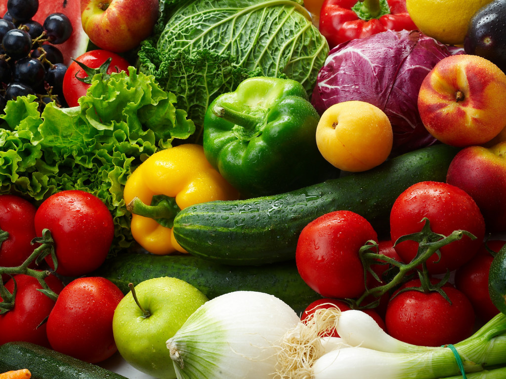 Диетолог: Зелень и свежие овощи способствуют сжиганию жира