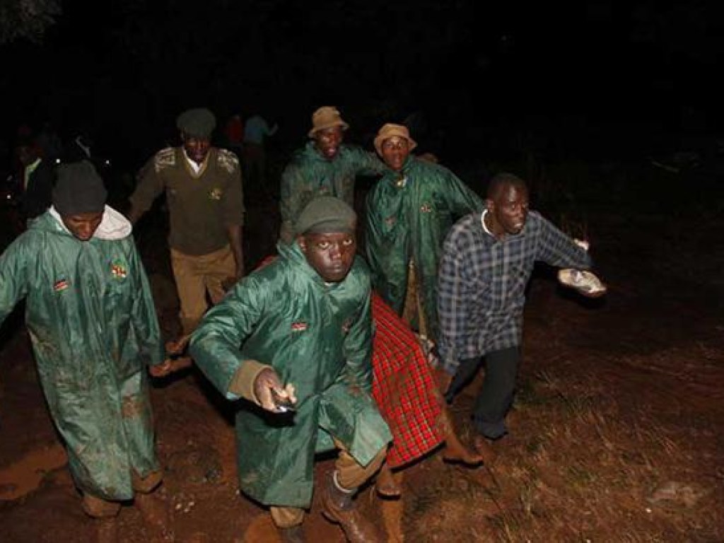 В Кении при прорыве плотины погибли не менее 20 человек (ФОТО)