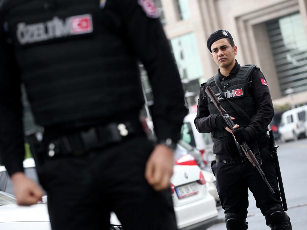 В Стамбуле задержали 150 военных, подозреваемых в связях с Гюленом