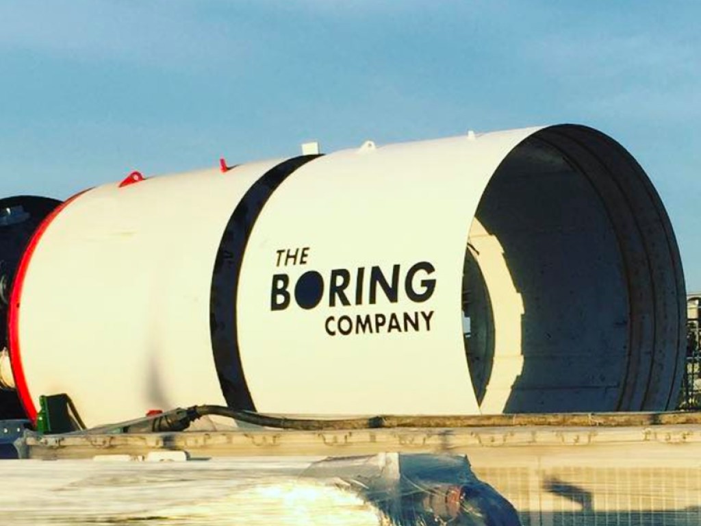 Маск показал почти достроенный туннель Boring Company (ВИДЕО)