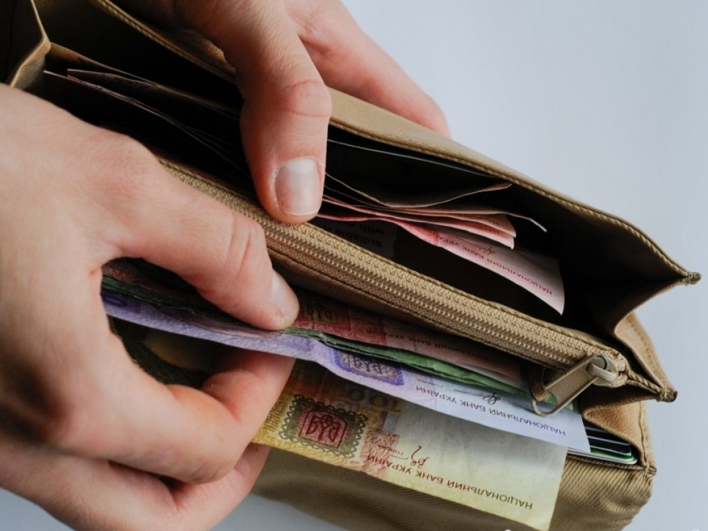 Минимальная зарплата  в Украине должна составлять 4 763 гривны –  эксперт