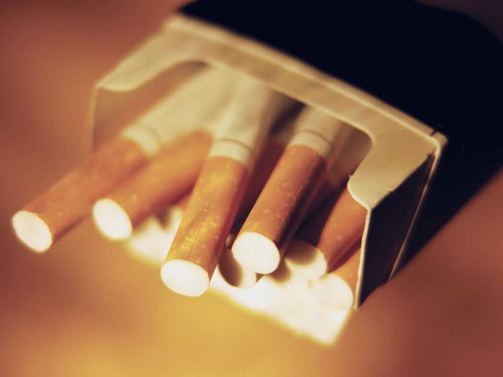 Заложенный в бюджет прогрессирующий рост акцизов приведет к росту цен на сигареты – эксперт