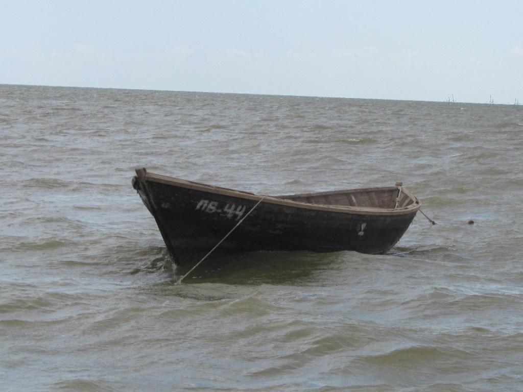 Пропавших в Азовском море рыбаков задержали российские пограничники – СМИ