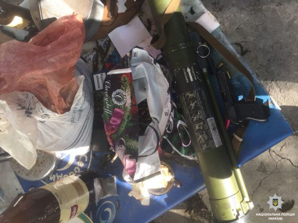 Наркодилер из Днепра хранил гранатомёт под кроватью (ФОТО)