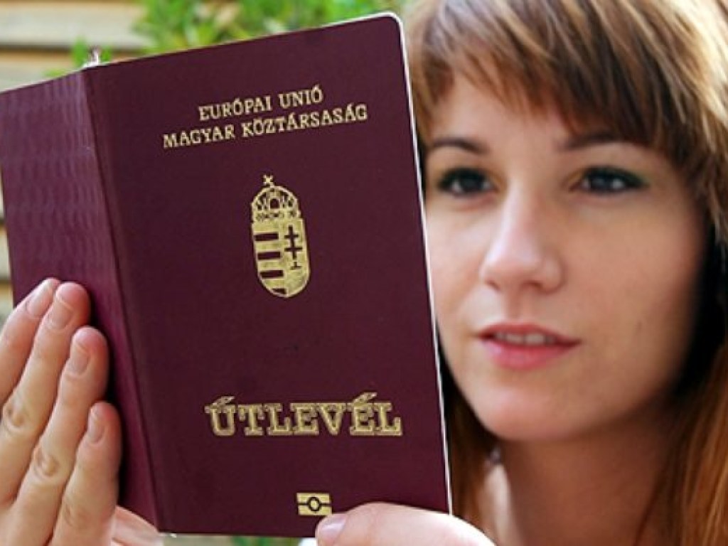 США раскрыли схему мошенничества с продажей венгерских паспортов &#8212; СМИ