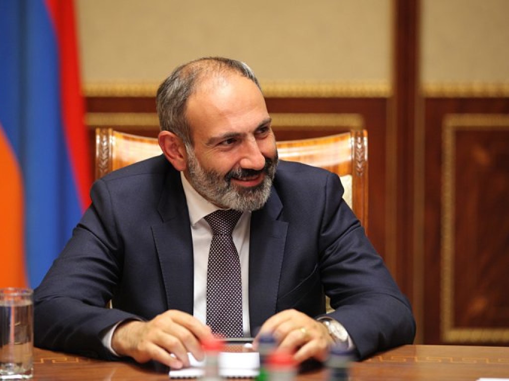 Новый премьер Армении заявил Путину, что хочет более тесных военных связей с РФ