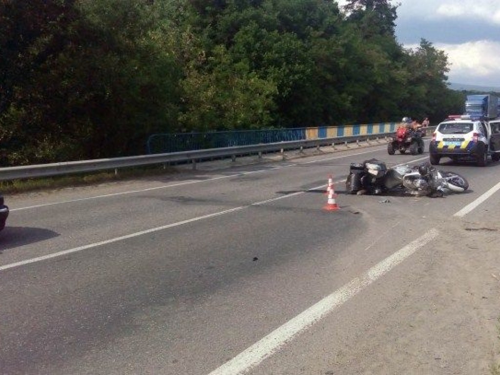 На Закарпатье произошло жуткое ДТП с мотоциклами: двое пострадавших в критическом состоянии (ФОТО)