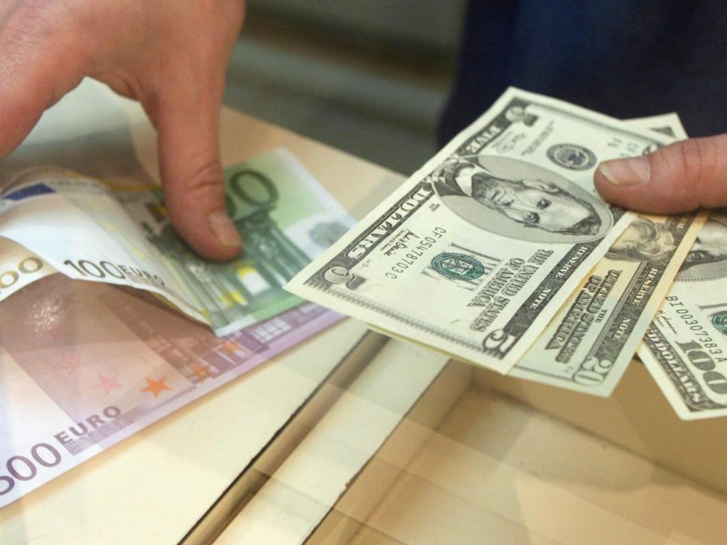 НБУ установил официальный курс на уровне 26,19 гривны за доллар
