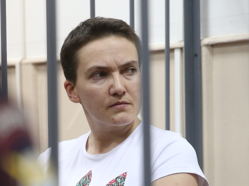 Суд над Савченко: Нардеп просит предоставить охрану своей сестре и матери