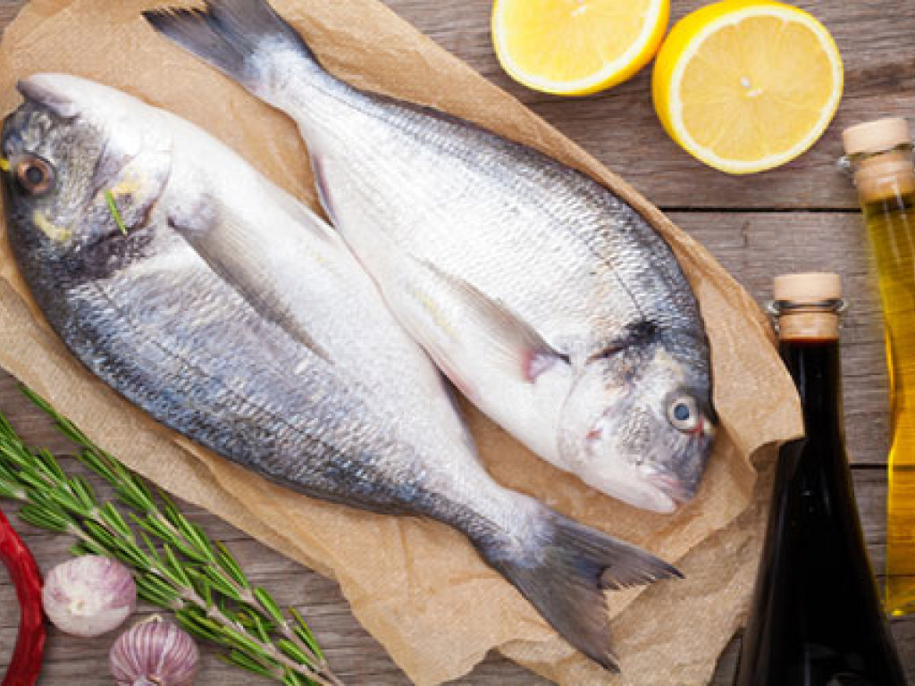 Употреблять морскую рыбу стоит в ограниченных количествах — врач