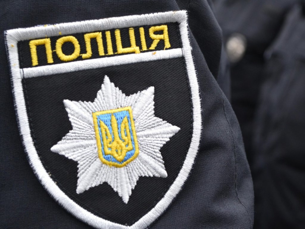 На Луганщине полицейские изъяли у банды вымогателей 10 килограммов марихуаны