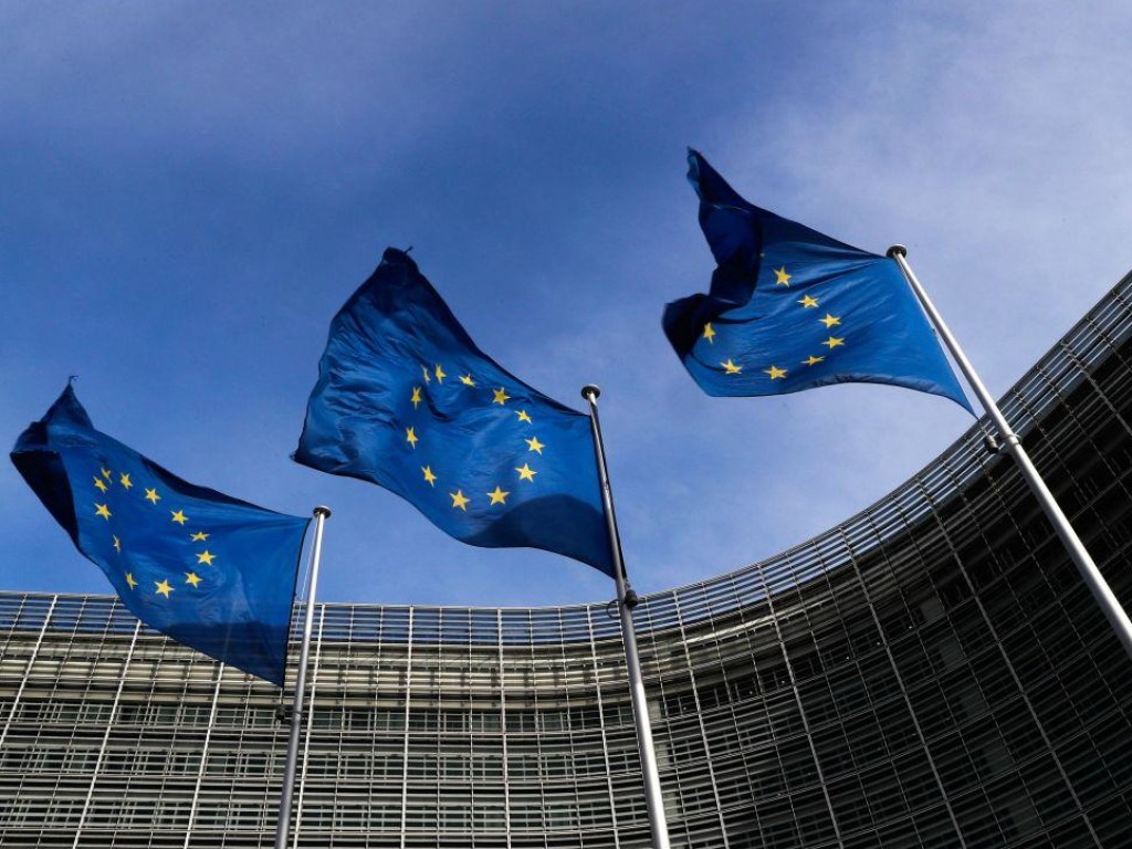 Профильный комитет Европарламента одобрил миллиардную помощь Украине
