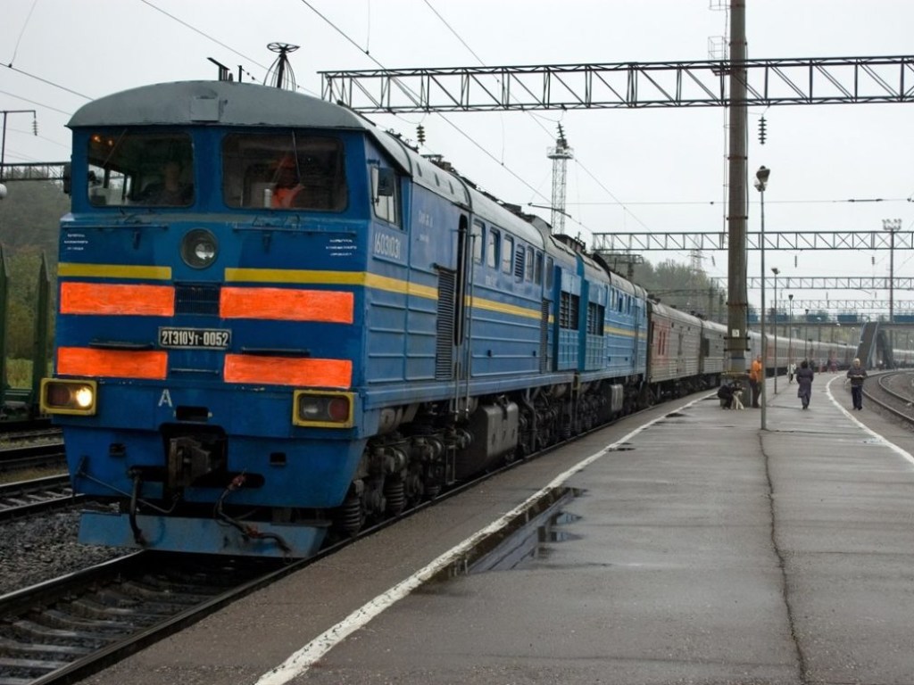 На Закарпатье 19-летний пассажир на ходу выпал из поезда (ФОТО)