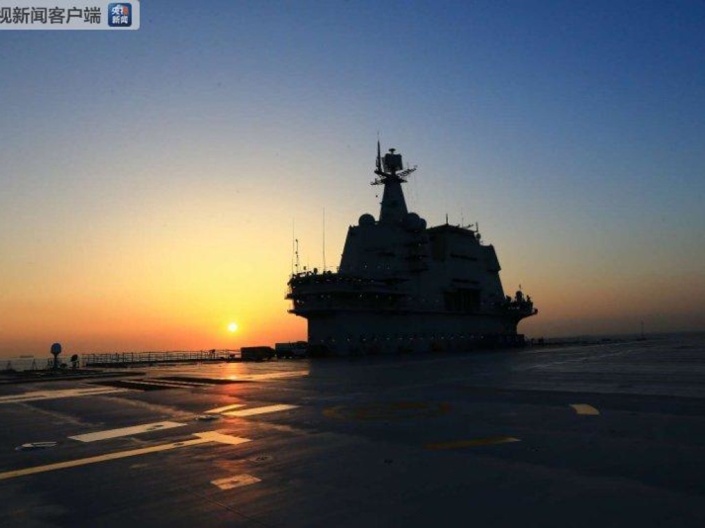 Китай провел первые испытания авианосца собственного производства (ФОТО)