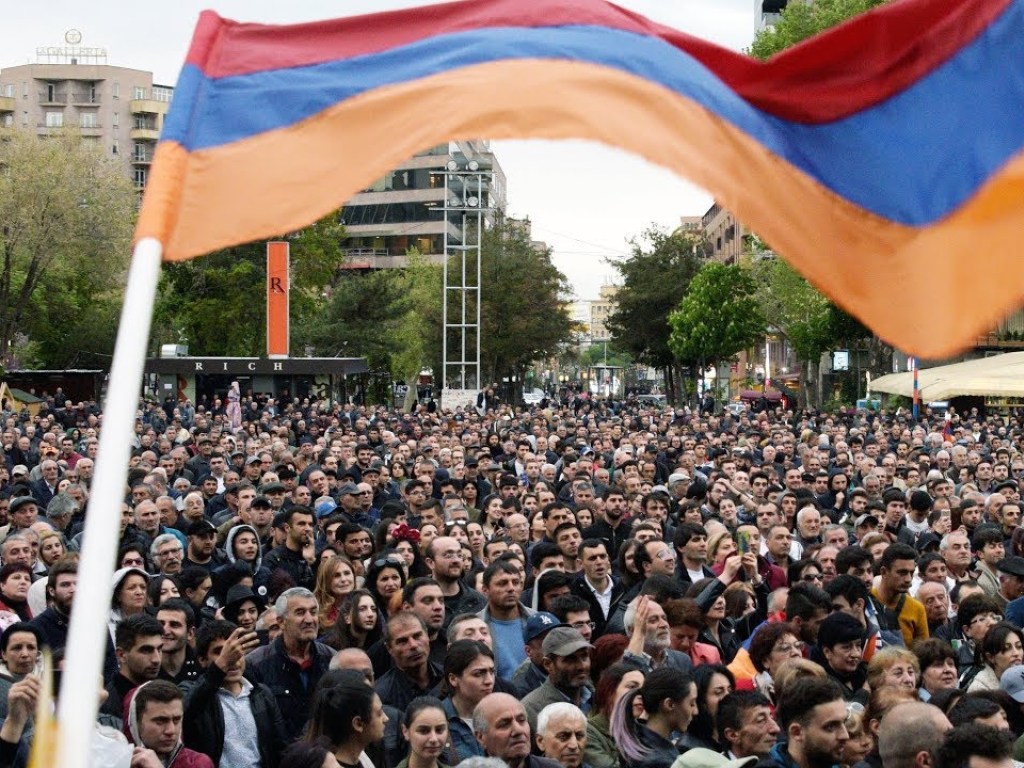 Европейский эксперт рассказал, когда завершатся протесты в Армении