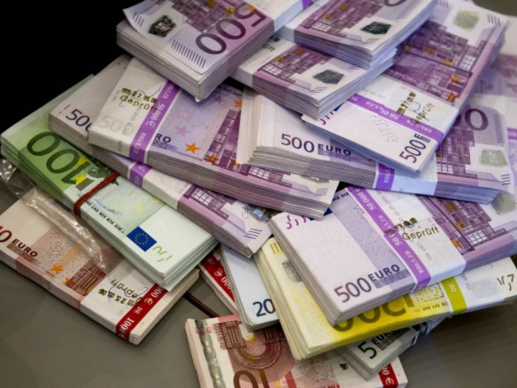 В обменниках Киева евро подешевел на 20 копеек