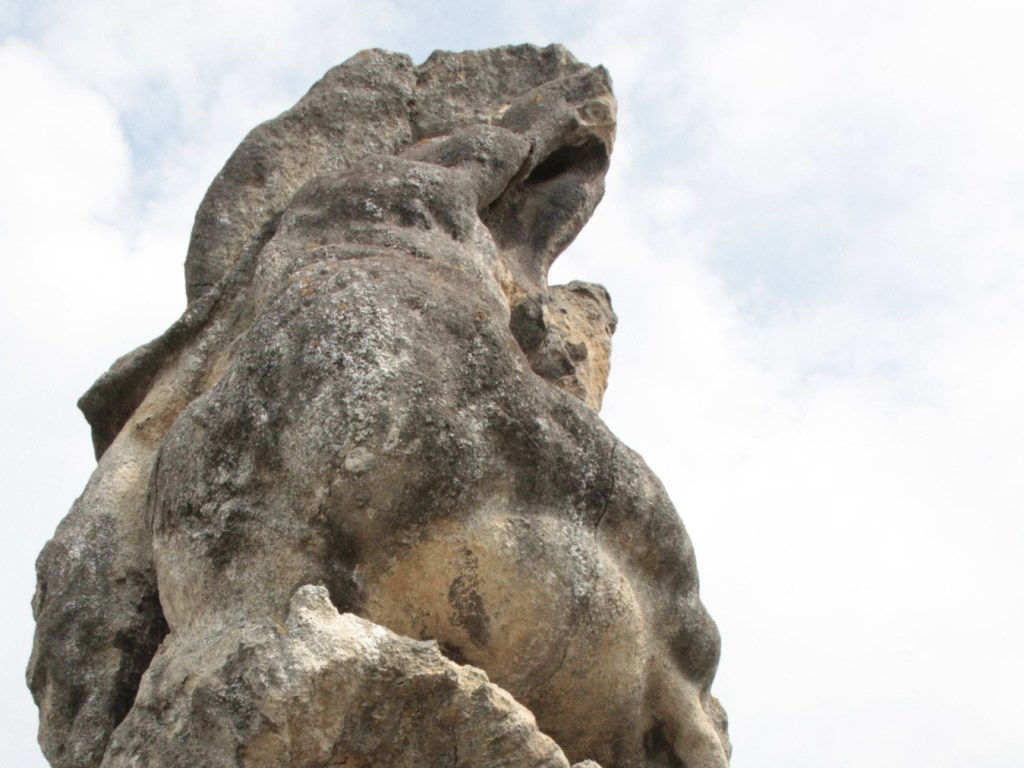 На Тернопольщине зафиксировали разрушение шедевра всемирно известного скульптора (ФОТО)