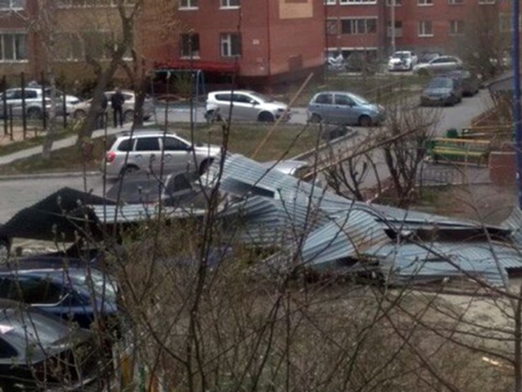 На Россию обрушился ураган, 40 человек получили травмы (ФОТО)