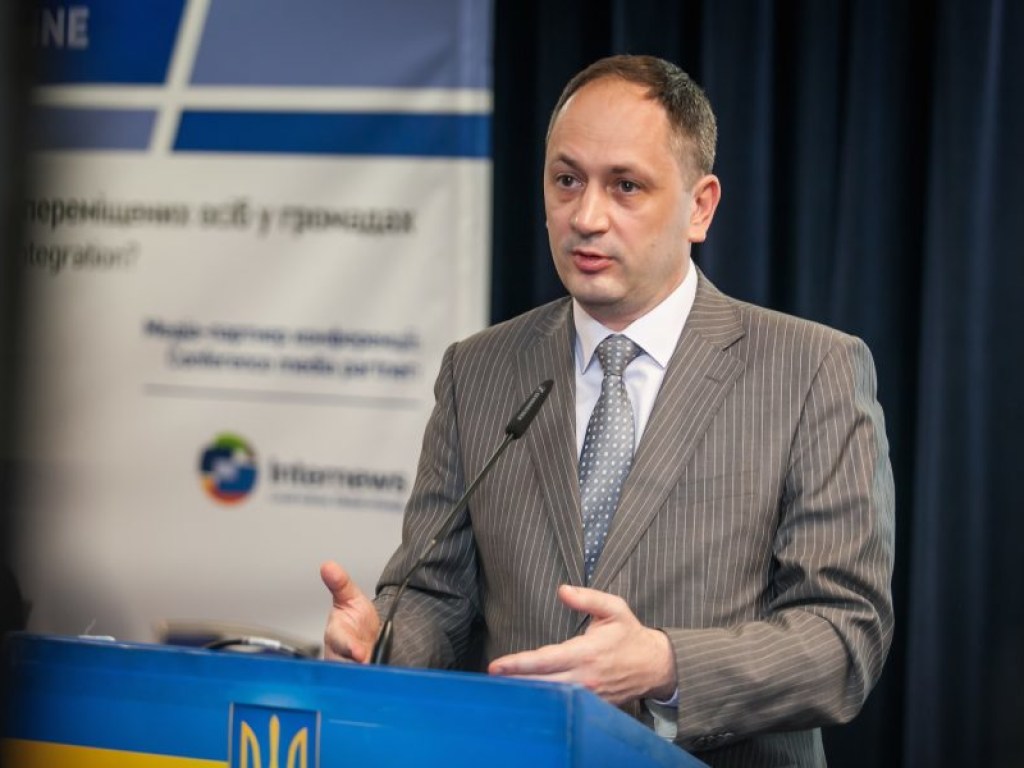 Министр по делам ВОТ Черныш в апреле получил две президентские зарплаты