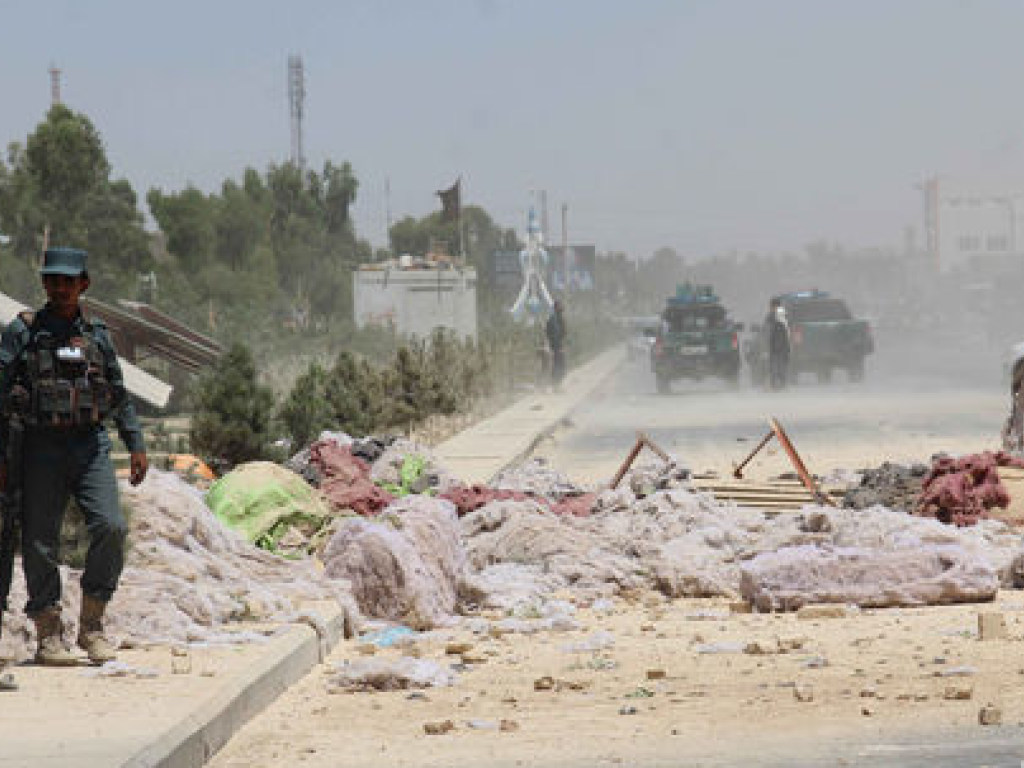 В результате взрыва в Афганистане погибли 16 человек (ФОТО)