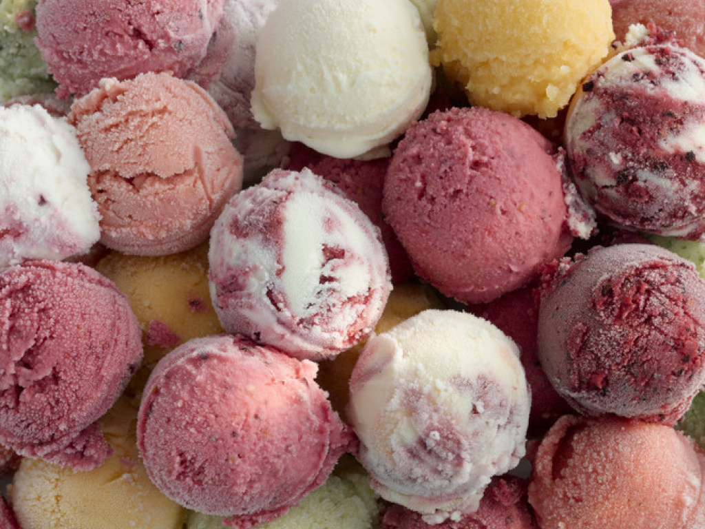 Ученые изобрели мороженое, которое практически не тает