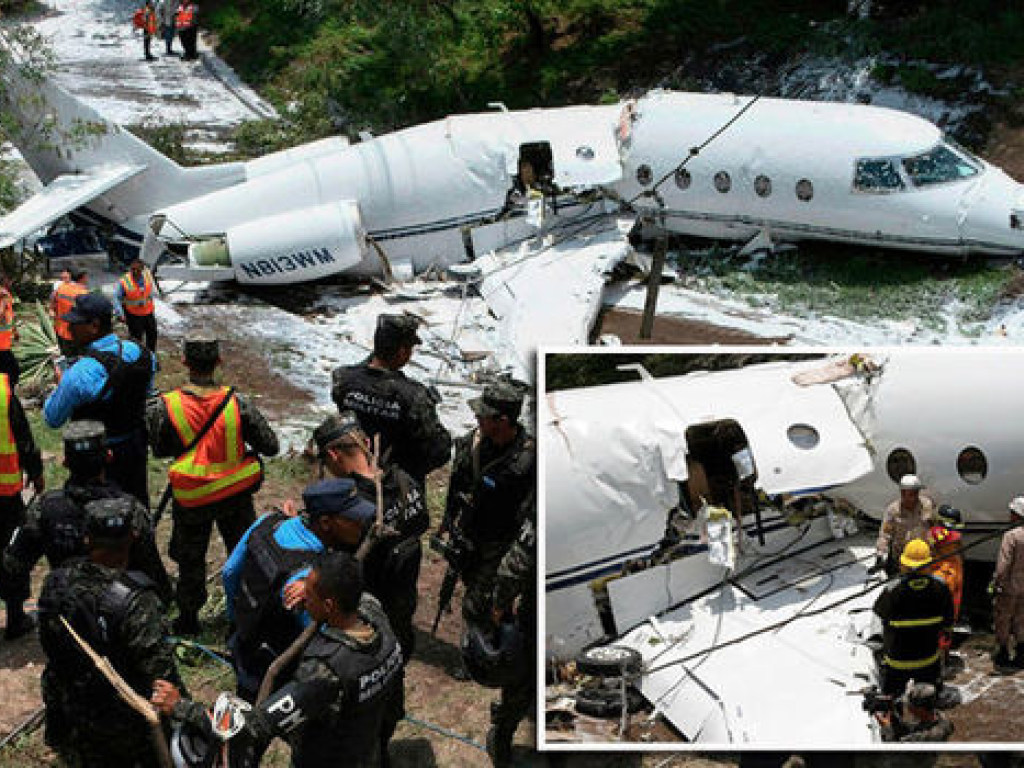 В Гондурасе при посадке у самолета отвалился хвост (ФОТО, ВИДЕО)