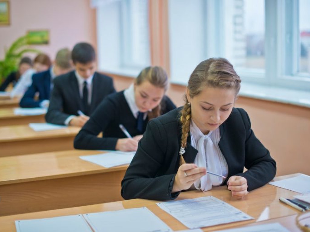 Вместо табелей украинским школьникам будут выдавать свидетельства с описанием достижений детей &#8212; эксперт